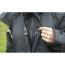 EquiTheme Langer Regenmantel mit reflektierendem Stoff, Schwarz